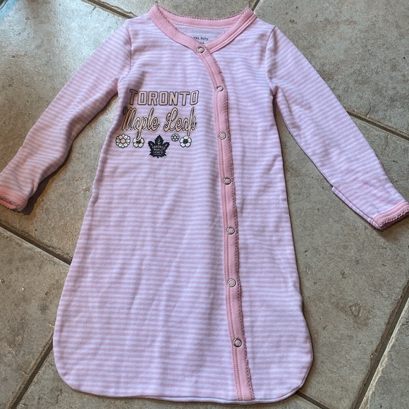 Baby girl sleep sack, NHL Toronto Maple Leafs - Picture 2 of 8